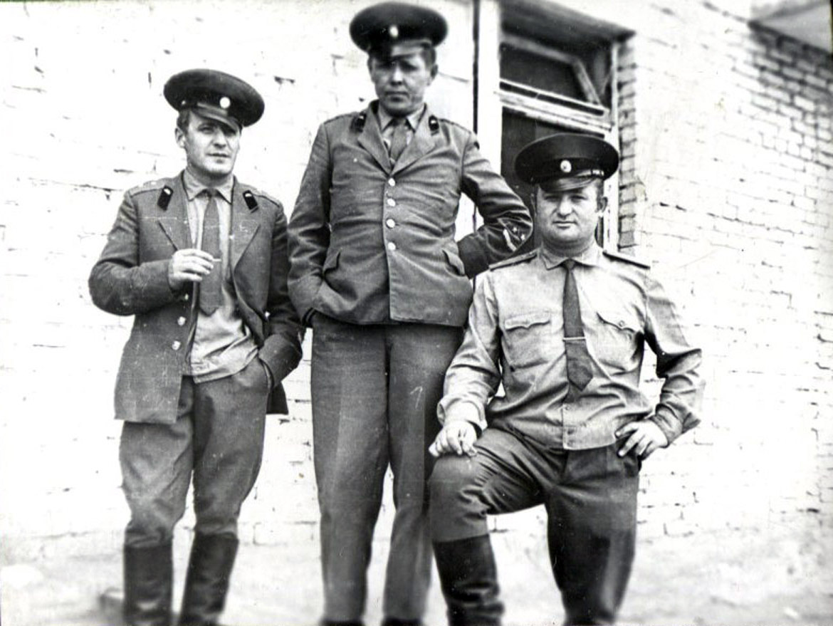 Товарищи прапорщики...