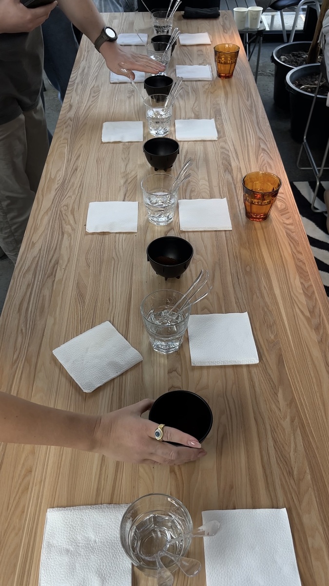 Это, кстати, кадры недавнего каппинга местной обжарки в Красной Поляне