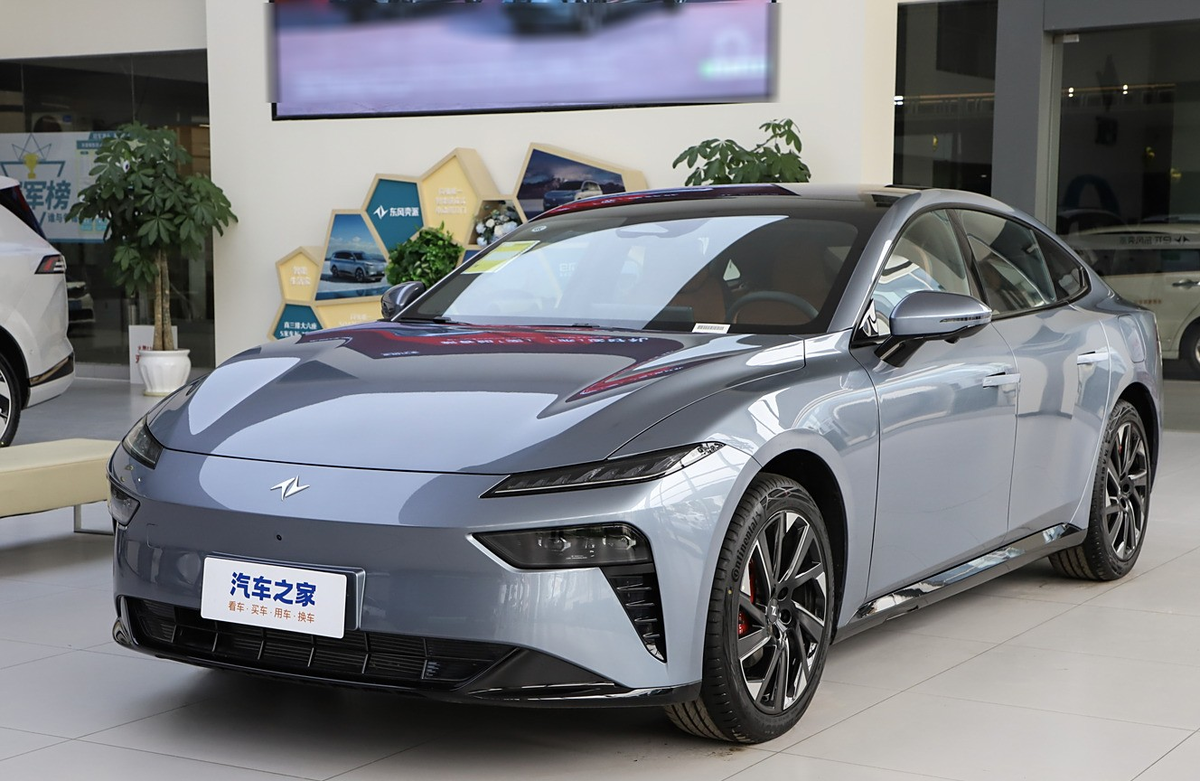 Dongfeng eπ007