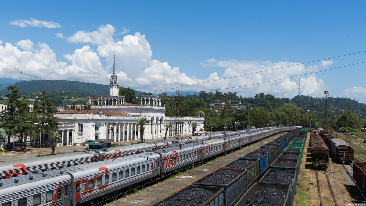 Сухуми. Фото с сайта https://rossaprimavera.ru/article/d5896726. Взято с Яндекс.Картинки