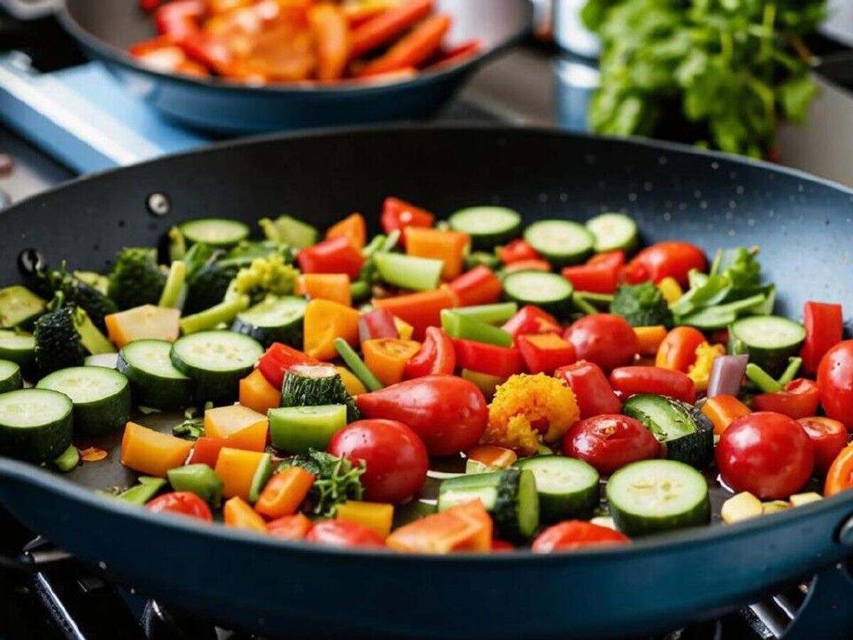    Овощное рагу с сезонными овощами© РИА Новости / Изображение сгенерировано ИИ