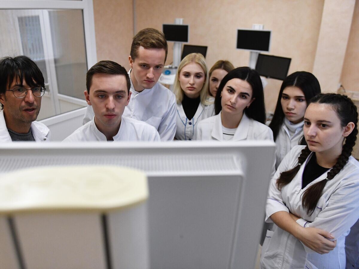    Студенты медицинской академии имени С. И. Георгиевского в Симферополе© РИА Новости / Алексей Мальгавко
