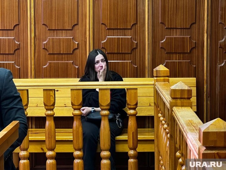 Начиная с прений, подсудимая и ее мама плакали. Фото: Александра Пруссакова © URA.RU