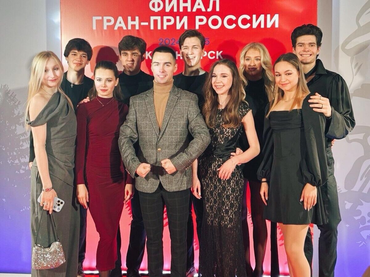    Российские фигуристы на церемонии жеребьевки перед финалом Гран-при России© Андрей Симоненко