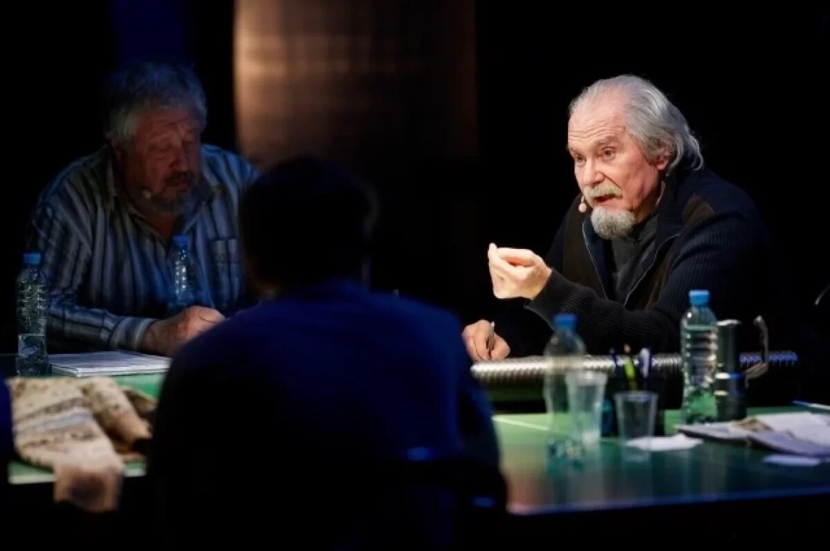    Никита Михалков привезет воронежцам спектакль «12»