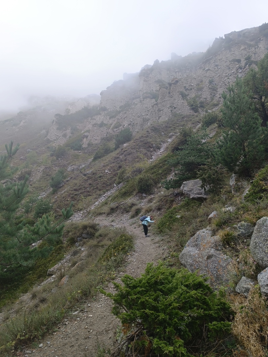 живописные склоны из обломочных пород 
