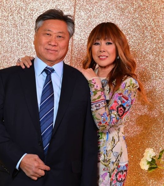    Анита Цой с мужем. Фото: ТВЦ