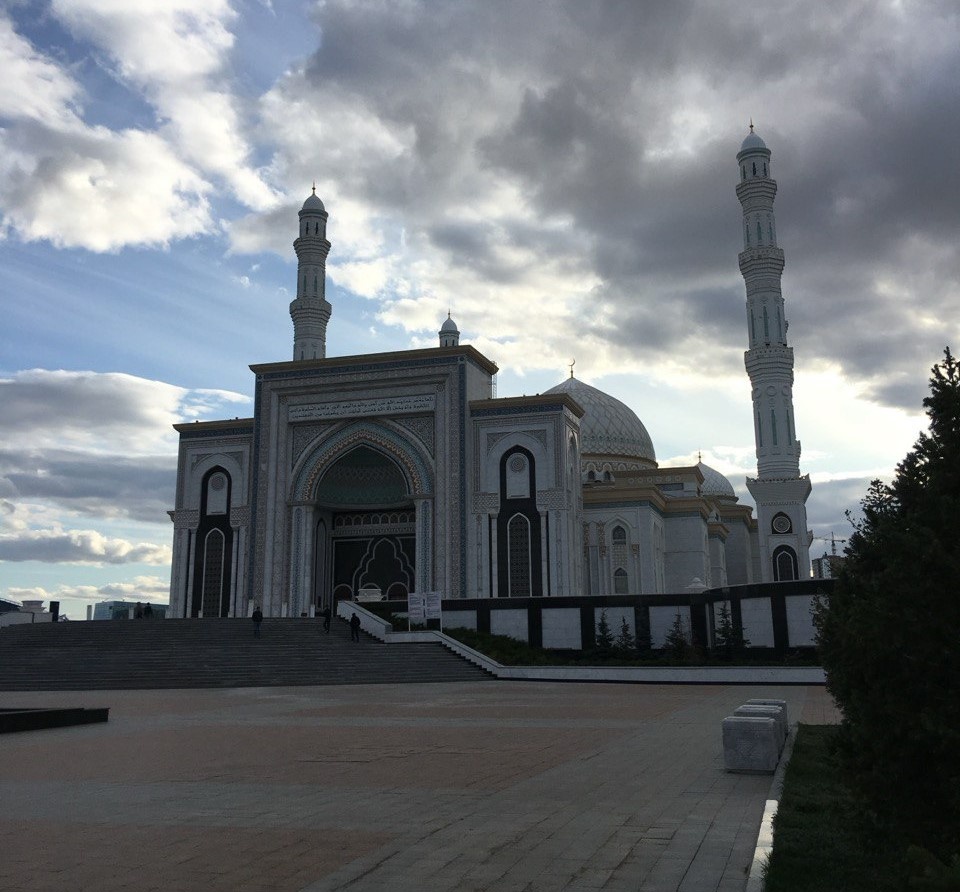 Холодный такой чиновничий город.