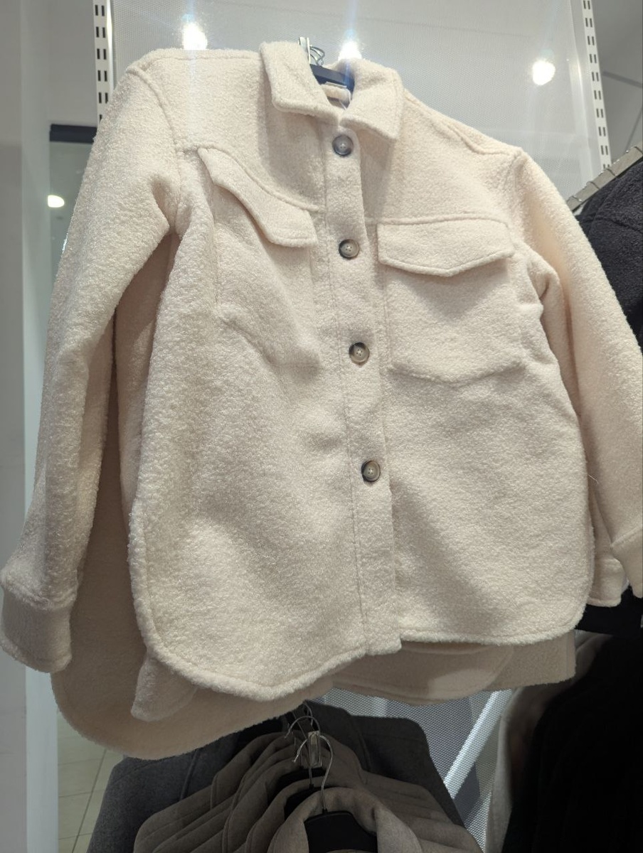 женская куртка 1500 рублей    