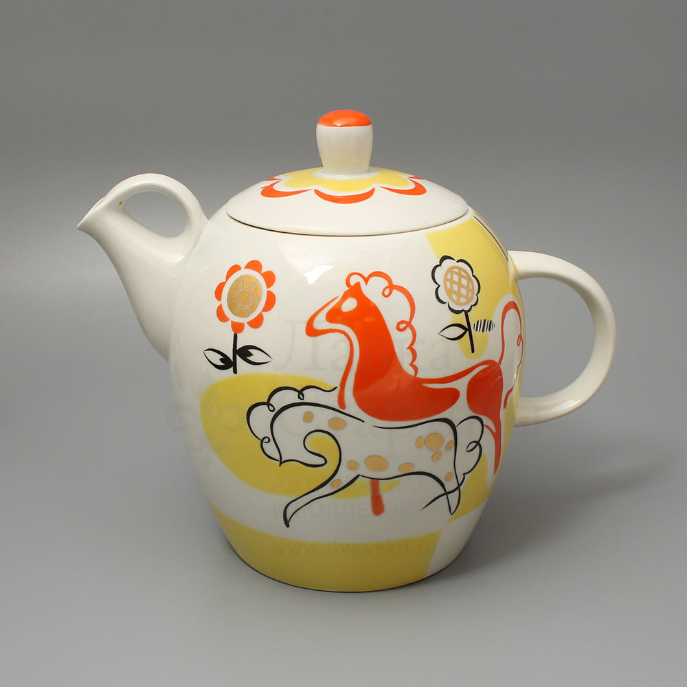 Большой доливной чайник «Кони», Краснодарский завод «Чайка», 1960-90 гг. Фото с нашего сайта dvaveka.ru