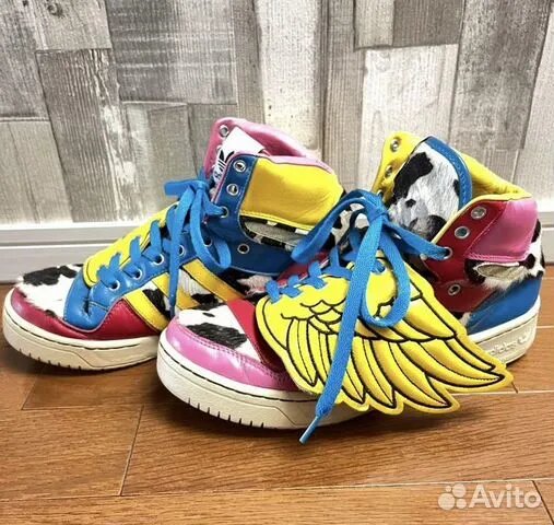 Они конечно заношенные в хлам... Вот бы найти такие новенькие... Эх... Моя мечта!!!