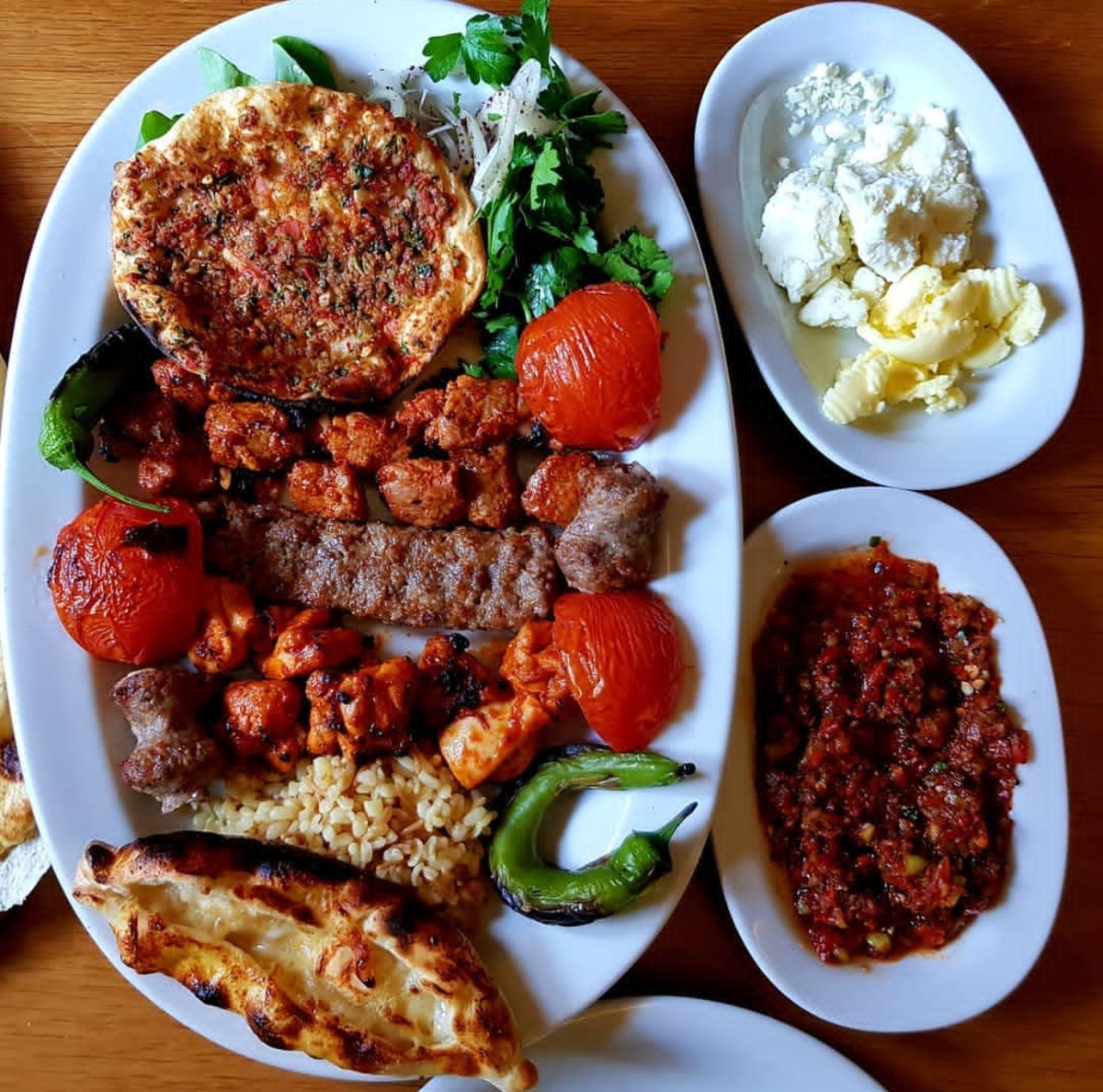 Национальную еду можно отведать только в Стамбуле. Она тут везде. В других городах где мы были найти её почти невозможно. Фото 2018г.