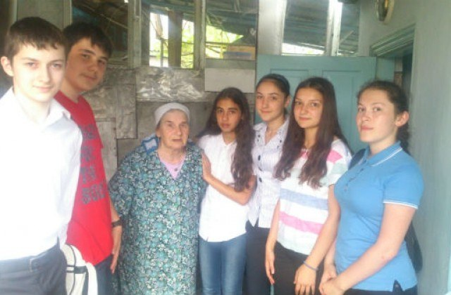 Автомойщик спас 86-летнюю женщину