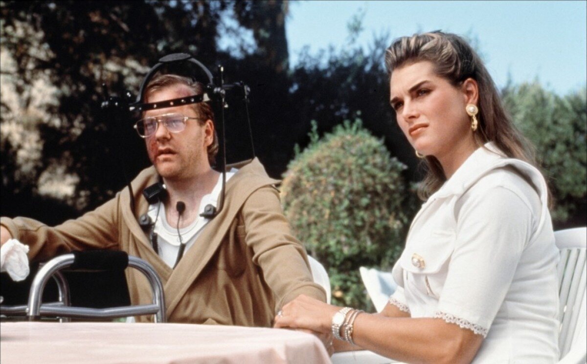 Шоссе (1996) Freeway. США, Франция.
триллер, драма, криминал. Режиссер: 
Мэттью Брайт. В ролях: Кифер Сазерленд, Риз Уизерспун, Вольфганг Бодисон, Дэн Хедайя, Аманда Пламмер, Брук Шилдс, Майкл Т. Уайсс, Боким Вудбайн, Гильермо Диас, Бриттани Мерфи и др.
