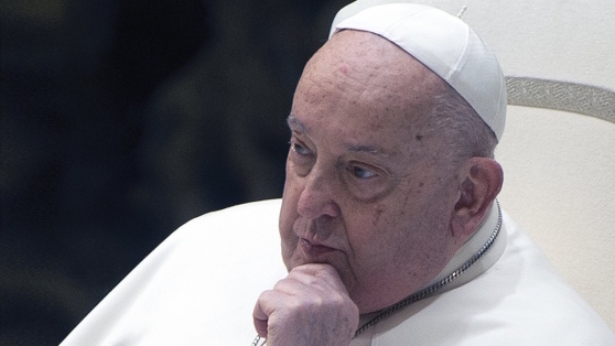    Папу римского Франциска положили в больницу из-за бронхита Роман Захаров