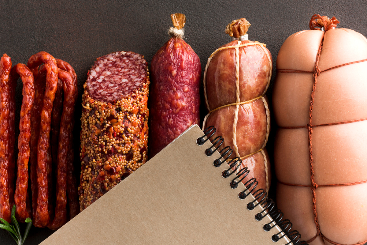 Продукты из переработанного мяса - источник насыщенных жиров