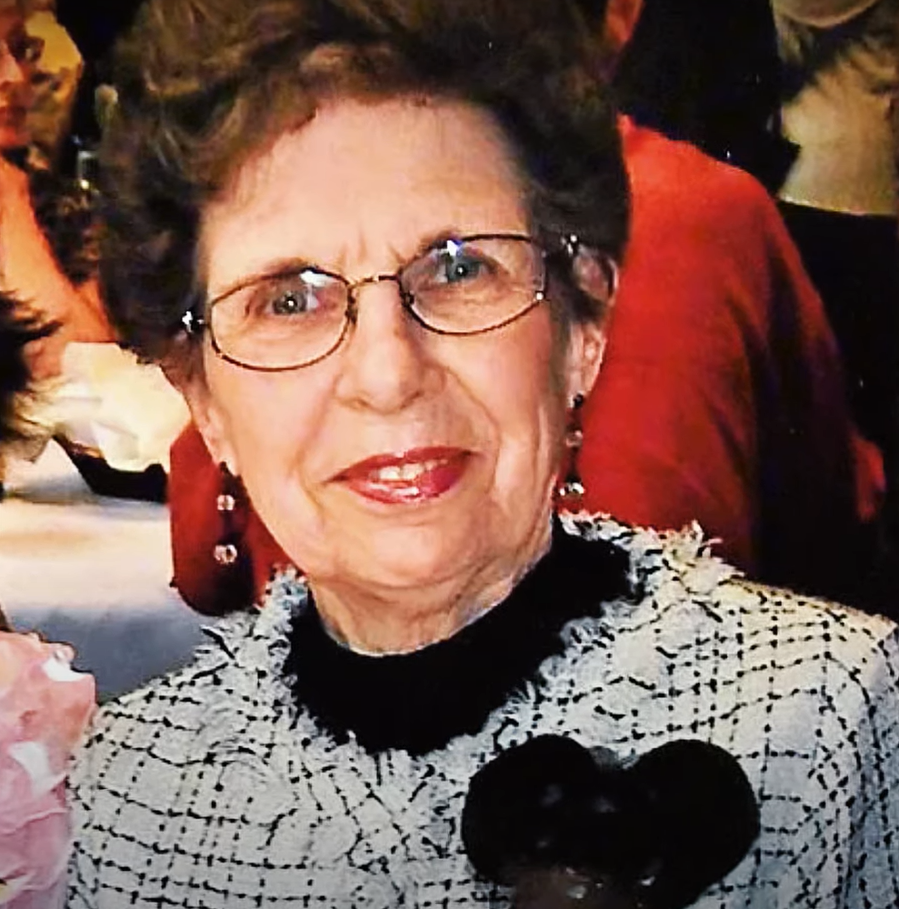 Лила Уорвик