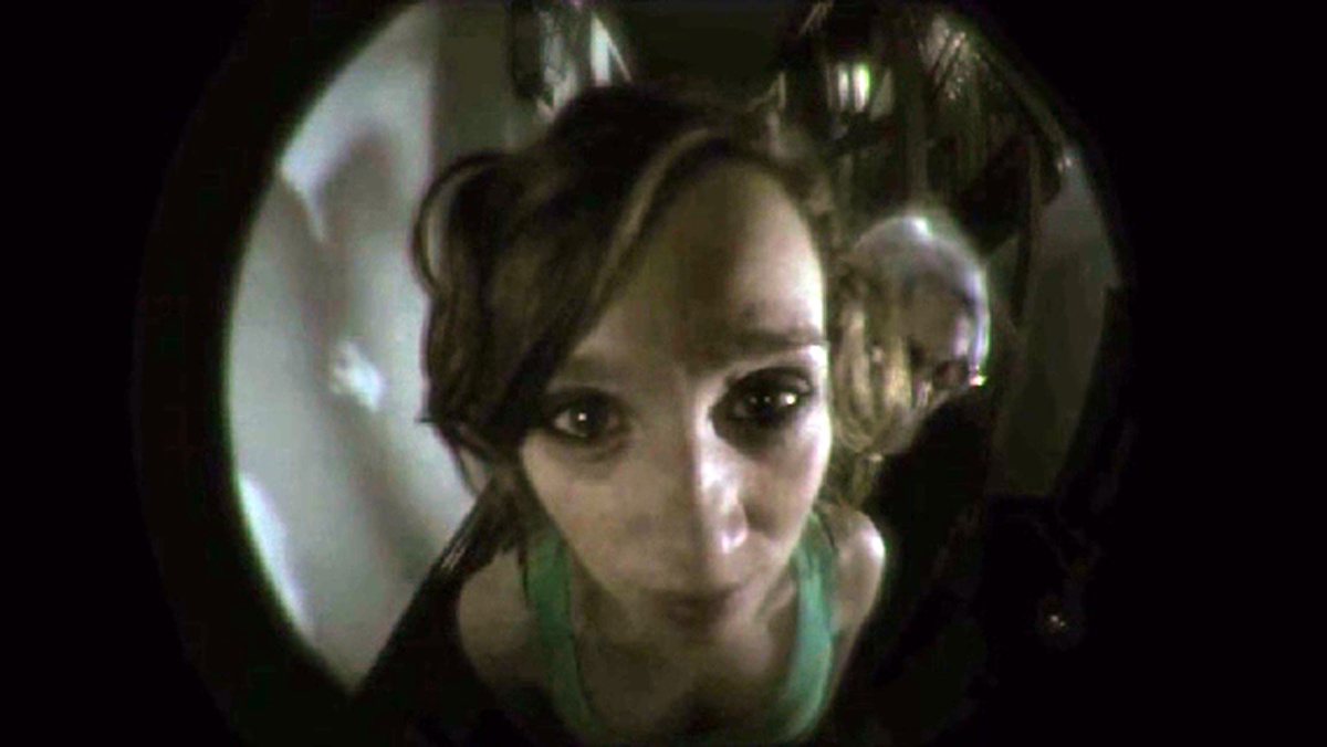 Пролистните изображение, чтобы увидеть следующий кадр из шорт-фильма «Страх» (2010)