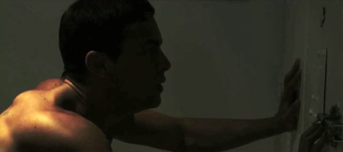 Пролистните изображение, чтобы увидеть следующий кадр из шорт-фильма «Страх» (2010)