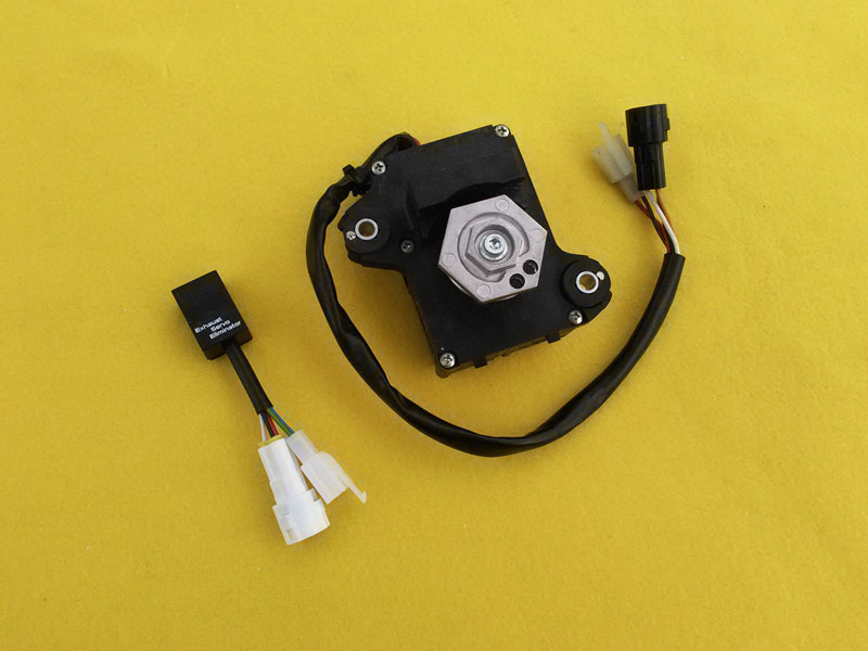 Безиндикаторный эмулятор (слева) и сервопривод (справа).