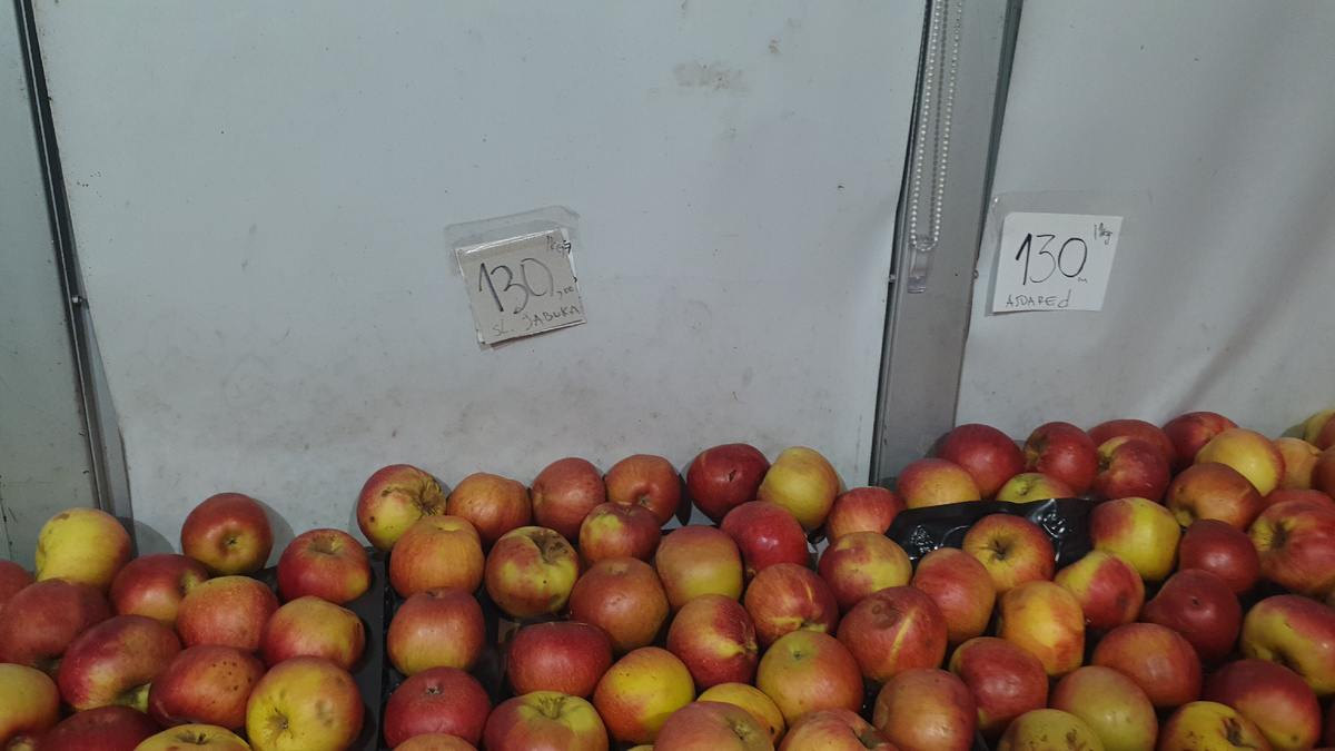 ФОТО ИЗ ЛИЧНОГО АРХИВА АВТОРА. ГОРОДСКОЙ МИНИ РЫНОК.