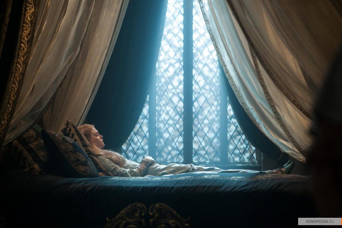 кадр из к/ф "Малефисента"