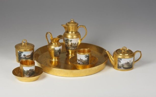 Чайный сервиз-дежене на две персоны с видами Павловска. 1799. ИФЗ. Фото: vk.cc/cygN6S