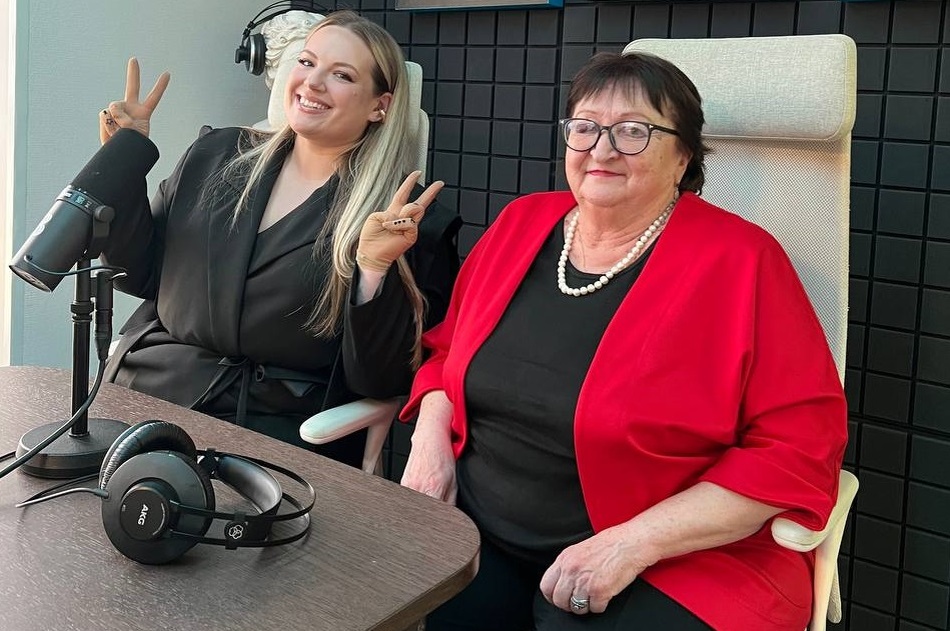 Лена Шлома и Людмила Николаевна (фото из Telegram)