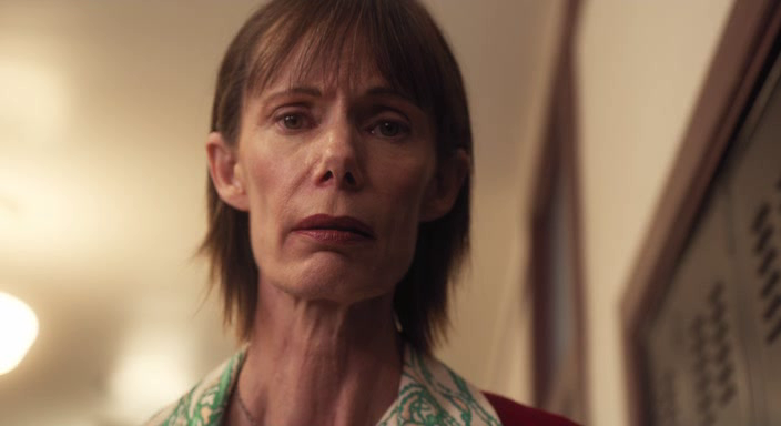 Пролистните изображение, чтобы увидеть следующий кадр из фильма «Девушка, которая боялась дождя» (2021)