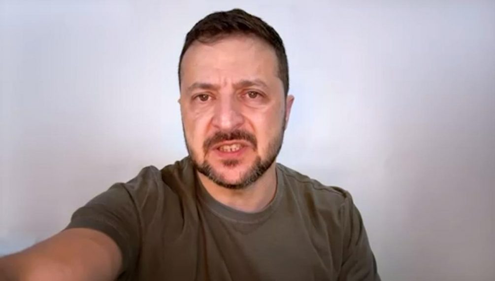   Зеленский в бункере. Фото: стоп-кадр видео.