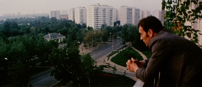 Пролистните изображение, чтобы увидеть следующий кадр из фильма «Город принял» (1979)