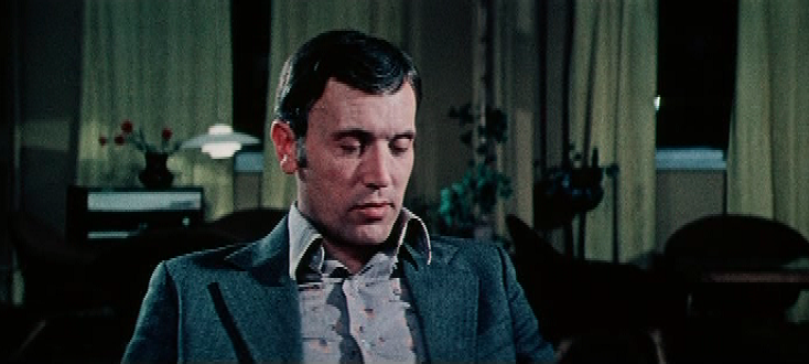 Пролистните изображение, чтобы увидеть следующий кадр из фильма «Город принял» (1979)