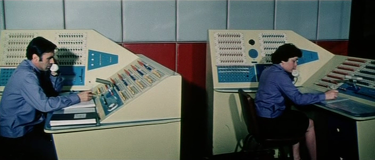 Пролистните изображение, чтобы увидеть следующий кадр из фильма «Город принял» (1979)