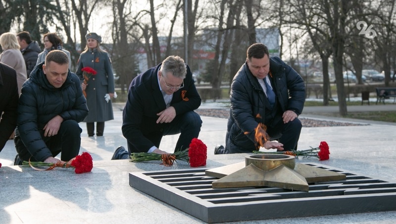    Возложение цветов Фото: Валерия Алтухова / / ИА «Победа26»