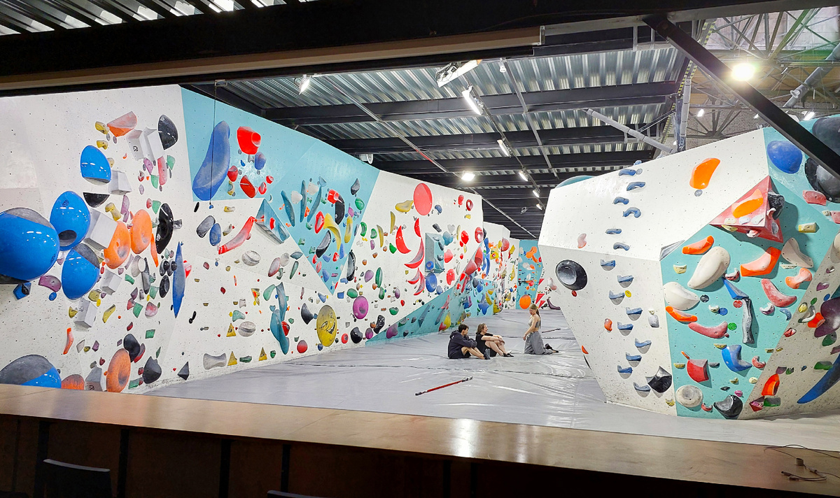 И полазать, и поваляться)