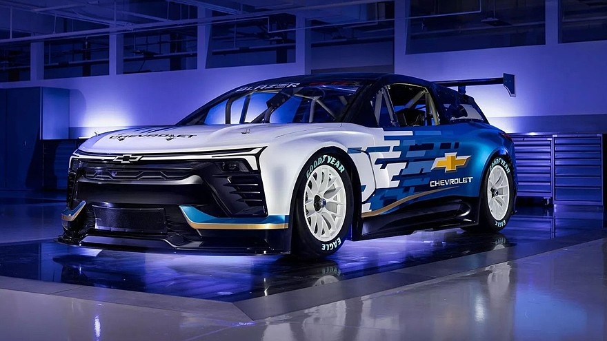    На фото: гоночный прототип Chevrolet Blazer EV.R NASCAR