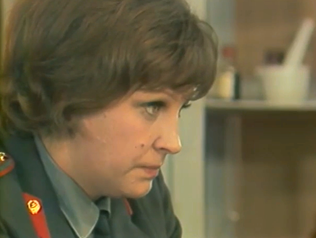 Кадр из кинофильма "Следствие ведут знатоки: Ответный удар", 1975 г., режиссер Юрий Кротенко, сценаристы Александр Лавров, Ольга Лаврова, композитор Марк Минков (скриншот) 