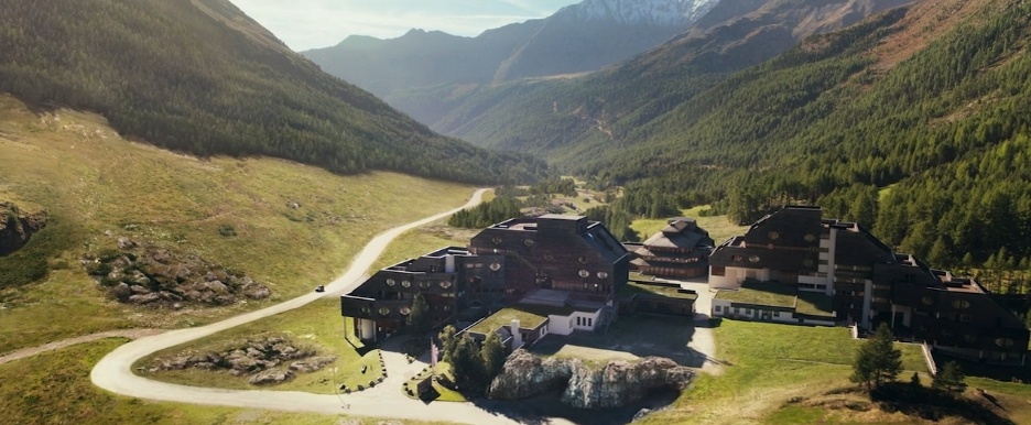 И победителем в номинации «Самая экологичная школа» становится... (Кадр из фильма)