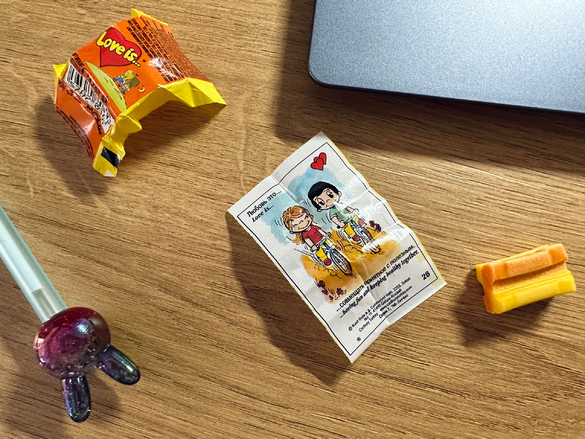 Создаем настроение сегодня в офисе. 