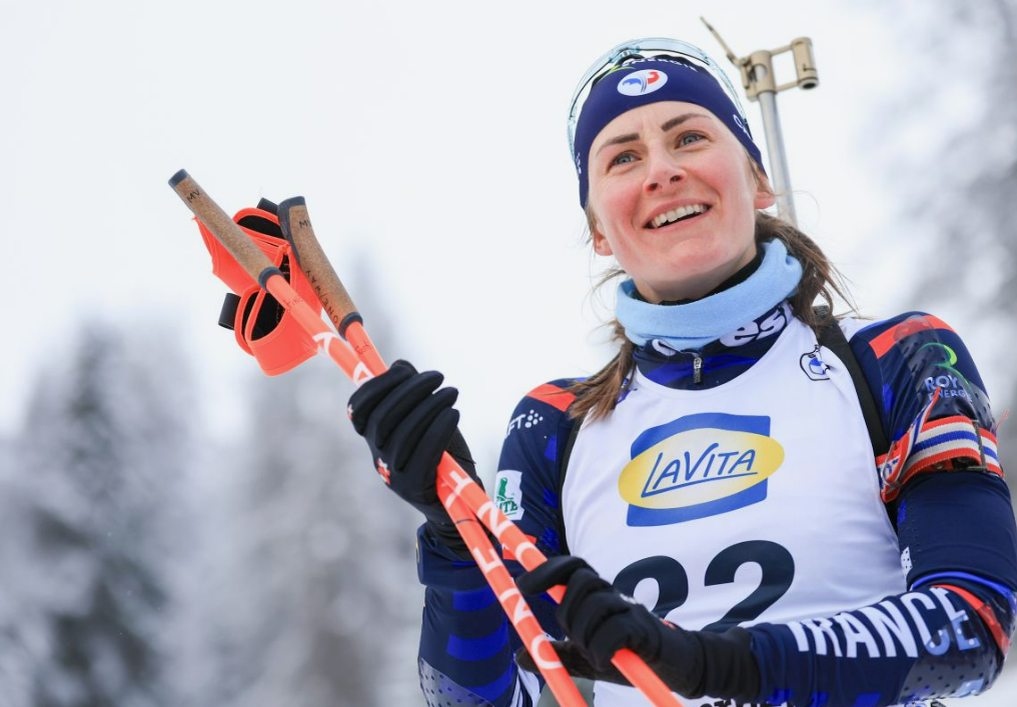 Жюстин Бреза-Буше - победительница спринта на ЧМ-2025 по биатлону. Фото: соцсети