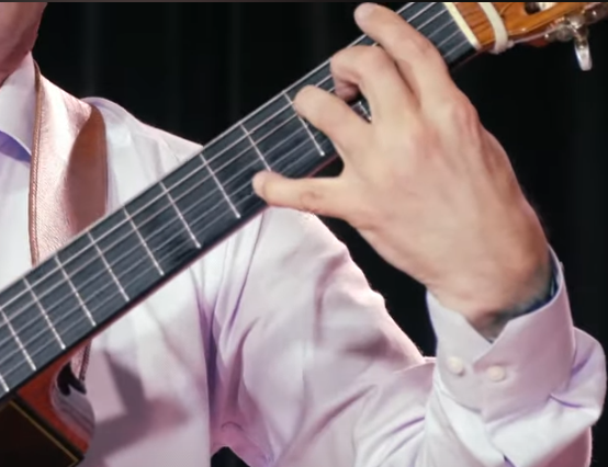 Аккорды с барре только выглядят сложными. С большим багажом опыта они ставятся без проблем