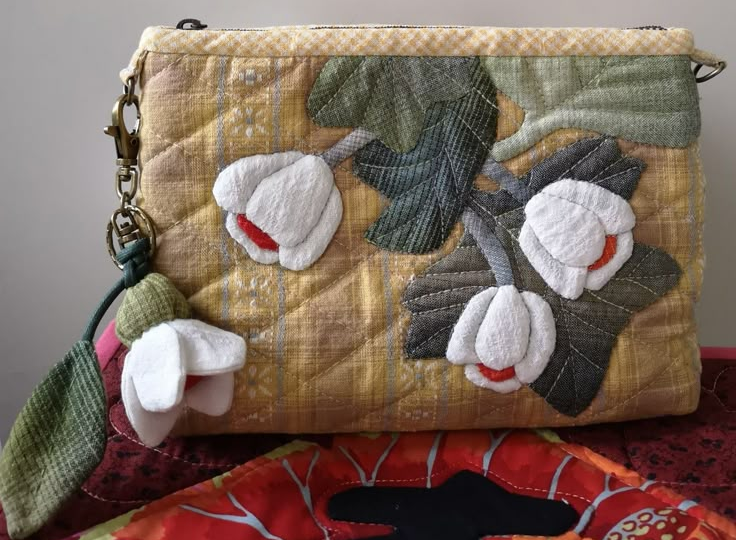 "Уникальные подарки своими руками: 33 идеи, которые запомнятся"