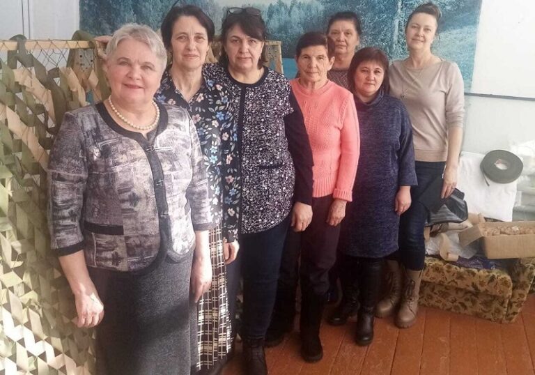    Уже более 20 масксетей передали в зону СВО мастерицы из Чапаевки Новоорского района Марина Шарт