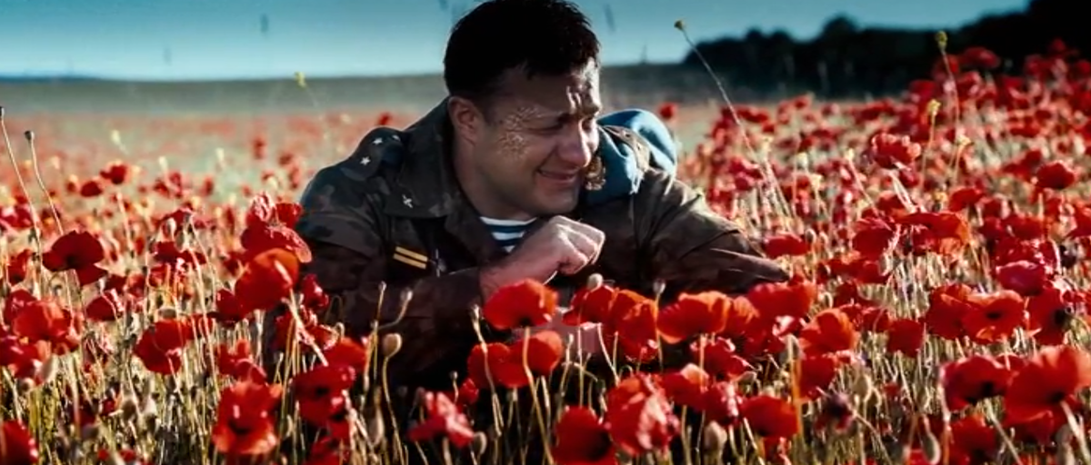 Пореченков в роли прапорщика Дыгало, скриншот из фильма