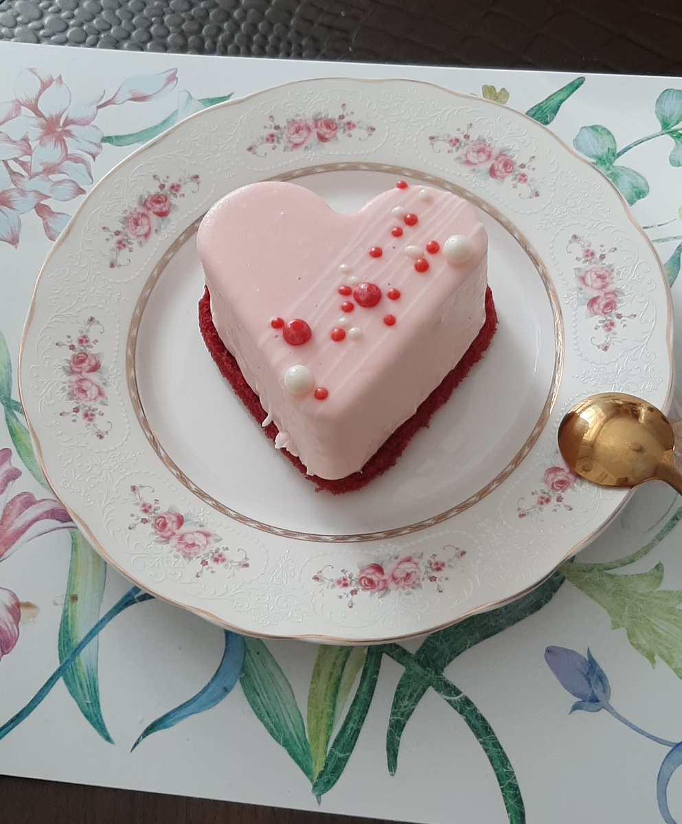 Красиво предаюсь чревоугодию. 