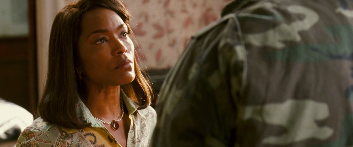 Анджела Бассетт - единственная из всех исполнителей, кто может показать сильную игру. Впрочем, это и снято было в те годы, пока она не опустилась до «Чёрной пантеры».