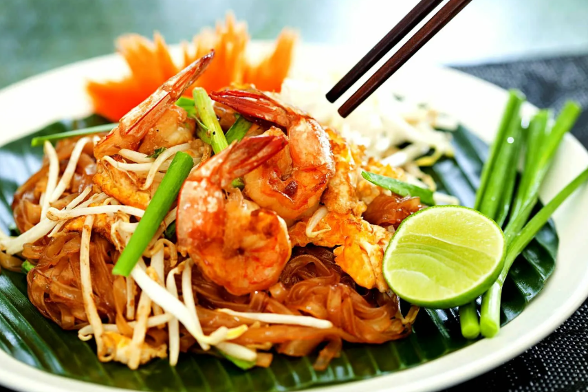 Пад Тай. Вариант сервировки. stroitelsport.ru