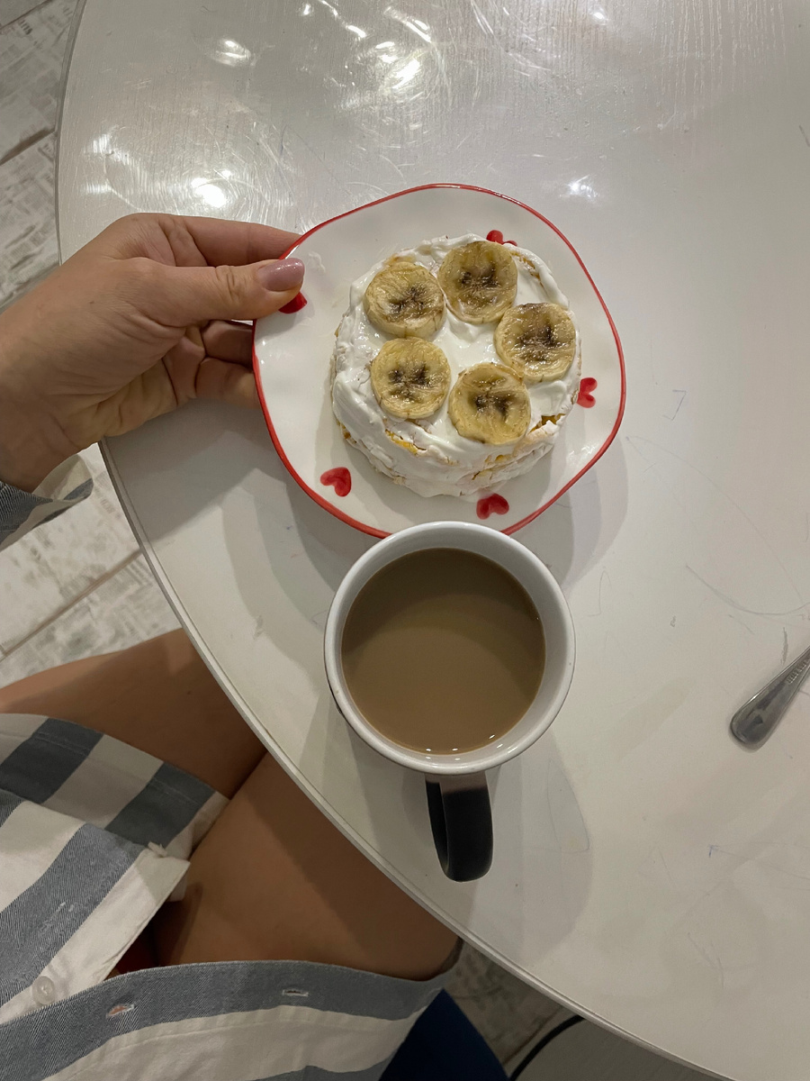 Мой завтрак пока в квартире)