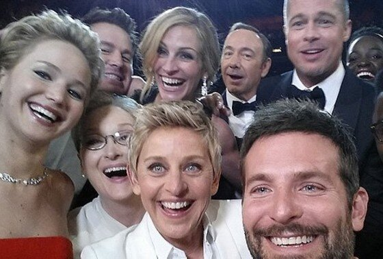 Это селфи ещё известно под названием "Снимок сатаны"