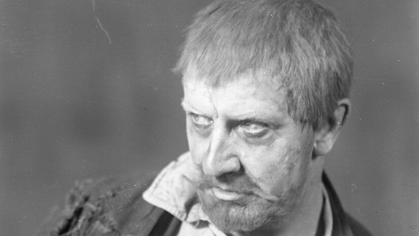 В. И. Качалов в спектакле "На дне" (Барон)